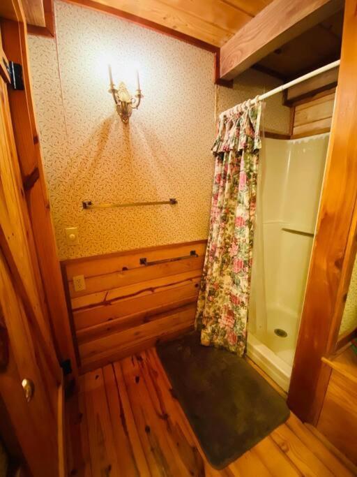 The Loft At Bear Mountain Log Cabins Eureka Springs Exteriér fotografie