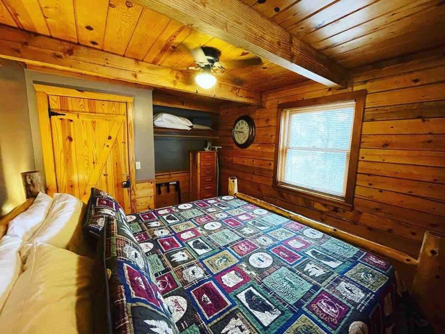 The Loft At Bear Mountain Log Cabins Eureka Springs Exteriér fotografie